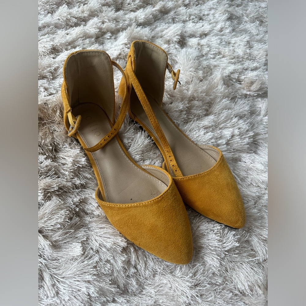 Ollio Mustard Ankle-Strap Flats